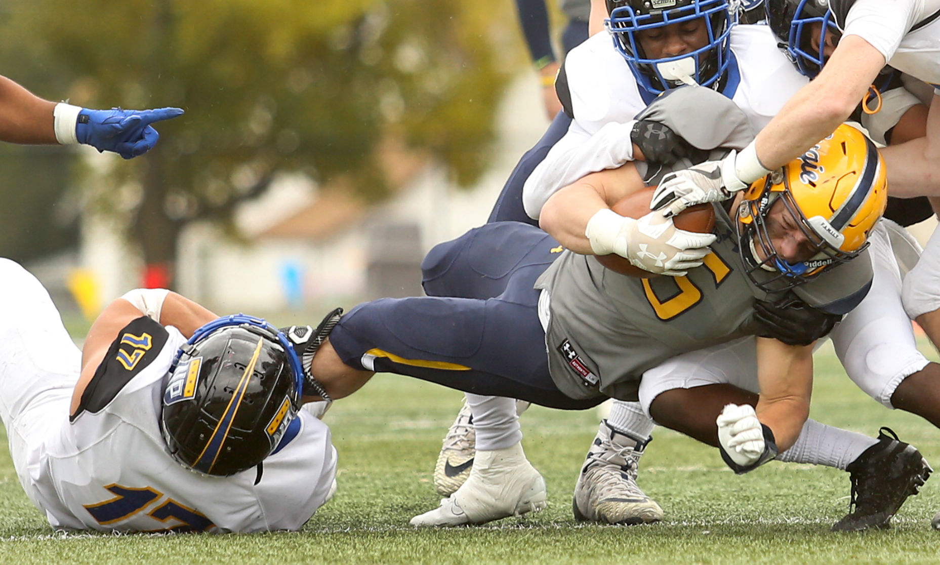 101919-mda-spt-augie-football-007